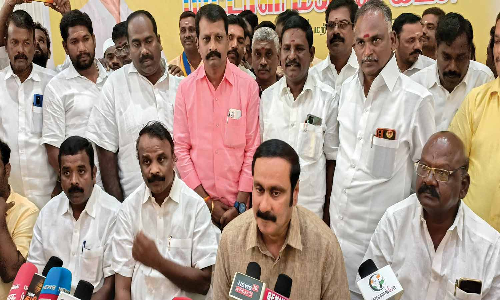 பாலாற்றில் ஆந்திர அரசு தடுப்பணை உயர்த்தி கட்டுவதை தடுத்து நிறுத்த வேண்டும்