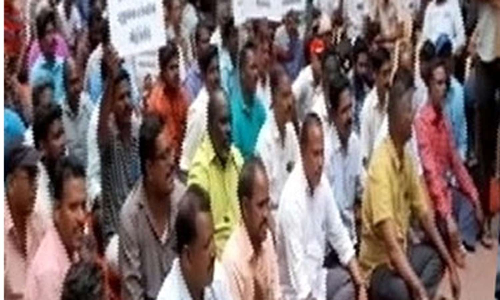 புதுச்சேரியில் போராட்டத்தில் ஈடுபட்ட மின்துறை ஊழியர்கள் கைது