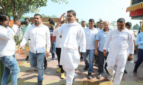 பாதயாத்திரை தொடங்கினார் பிரசாந்த் கிஷோர்: பீகாரில் 3,500 கி.மீ. நடைபயணம்