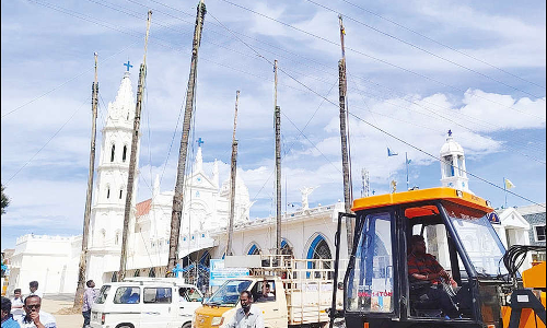 தூத்துக்குடி பனிமயமாதா பேராலயத்தில் தங்கத்தேர் அமைப்பதற்கான ஆயத்த பணிகள் தொடங்கியது