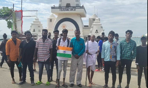 4-வது முறையாக சாதனை நடைபயணத்தை தொடங்கிய ஏழை வாலிபர்