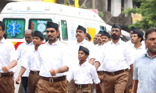 புதுவையில் ஆர்.எஸ்.எஸ். ஊர்வலம்