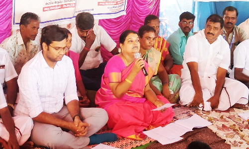 கலைஞர் வீடு வழங்கும் திட்டத்தின் கீழ் அனைவருக்கும் வீடு கட்டித் தரப்படும்- கிராமசபை கூட்டத்தில் அமைச்சர் கீதாஜீவன் பேச்சு