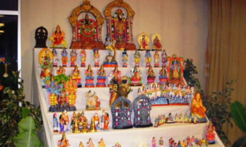 அண்ணா பட்டு கூட்டுறவு சங்கத்தில் நவராத்திரி கொலு