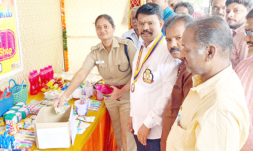 பாபநாசத்தில் ஆளில்லா கடை திறப்பு