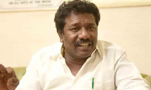 ஒன்றை எதிர்க்கும் அது முடியாது என்றால் அதை தனதாக்கிக் கொள்ளும் - வெற்றிமாறனுக்கு கருணாஸ் ஆதரவு