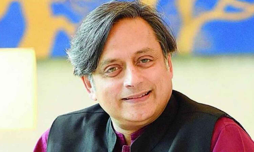 எனது வேட்பு மனுவை வாபஸ் பெற ராகுல் காந்தியிடம் வலியுறுத்திய நிர்வாகிகள்- சசி தரூர் எம்.பி. பரபரப்பு தகவல்