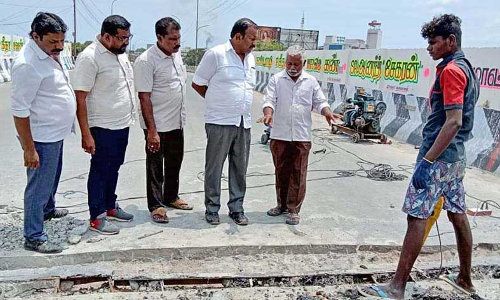 தூத்துக்குடி மேம்பால பராமரிப்பு பணி: போக்குவரத்து நெரிசலை தவிர்க்க பீச் ரோட்டை பயன்படுத்த வேண்டும்-பொதுமக்களுக்கு மேயர் வேண்டுகோள்