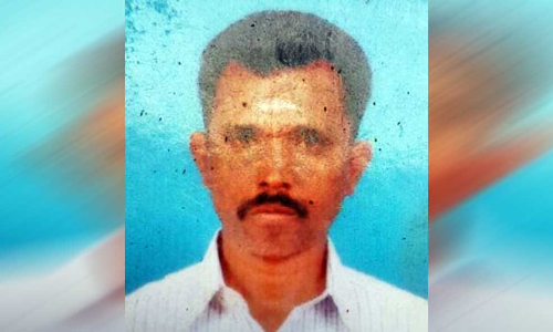 ஆழ்வார்குறிச்சி அருகே மின்சாரம் தாக்கி உயிரிழந்த மின் ஊழியர் உடலை வாங்க மறுப்பு - 2-வது நாளாக போராட்டம் தொடர்கிறது