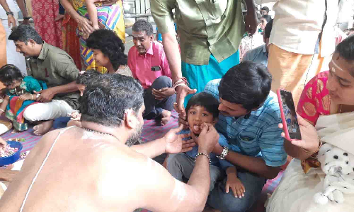 திருப்பூரில் விஜயதசமியொட்டி கோவில்களில் வித்யாரம்பம் நிகழ்ச்சி நடைபெற்றது