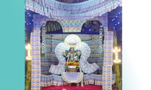 8 லட்சம் ரூபாய் நோட்டில் அம்மனுக்கு தனலட்சுமி அலங்காரம்