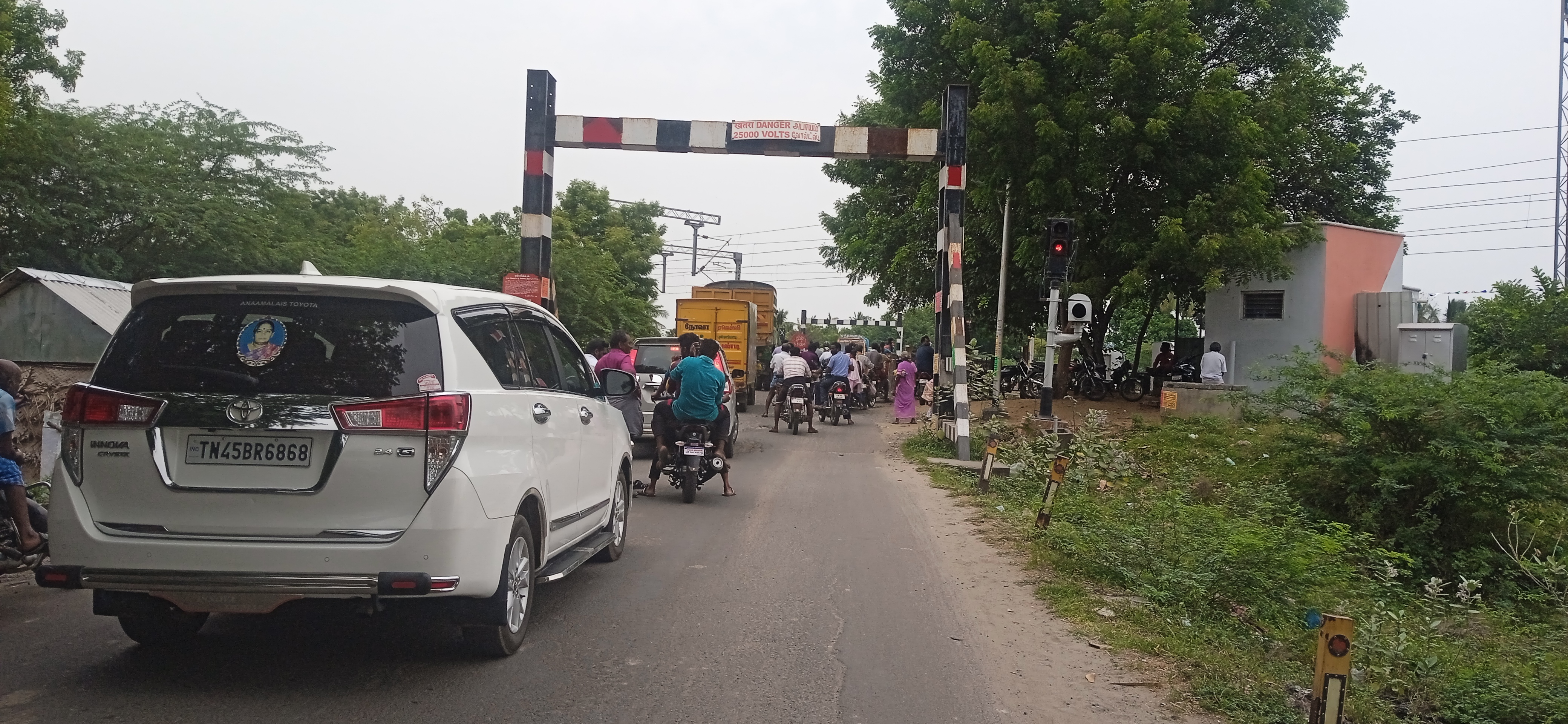 புள்ளம்பாடி பகுதியில் ெரயில்வே மேம்பாலம் அமைக்க ேகாரிக்கை புள்ளம்பாடி பகுதியில் ெரயில்வே மேம்பாலம் அமைக்க ேகாரிக்கை
