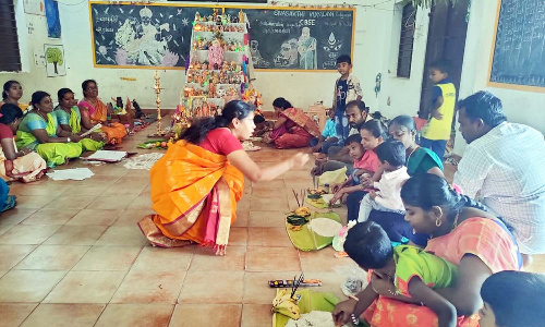 பாவூர்சத்திரம் அருகே சிவசக்தி வித்யாலயா பள்ளியில் நவராத்திரி விழா