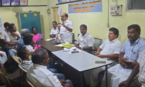 தீபாவளி பண்டிகை நெருங்கிய நிலையில் கடந்த ஆண்டை விட கூடுதலாக தொழிலாளர்களுக்கு போனஸ் - பனியன் தொ.மு.ச. கூட்டத்தில் தீர்மானம்