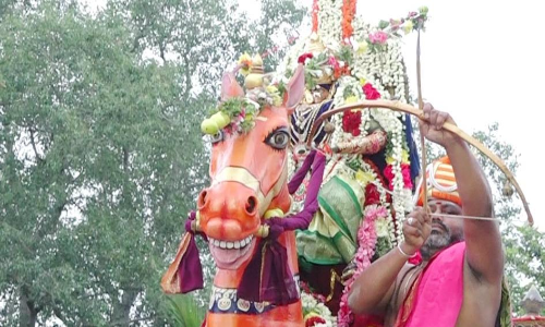 மீனாட்சி-சொக்கநாதர் கோவிலில் மகிஷா சூரசம்ஹாரம்