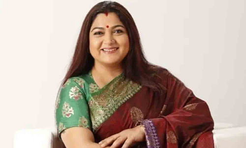 முதுகெலும்பு தொடர்பான பிரச்சினை: சிகிச்சை முடிந்து வீடு திரும்பிய நடிகை குஷ்பு