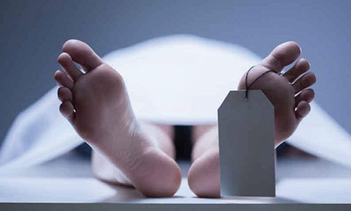 பஸ் சக்கரத்தில் சிக்கி பெண் பலி