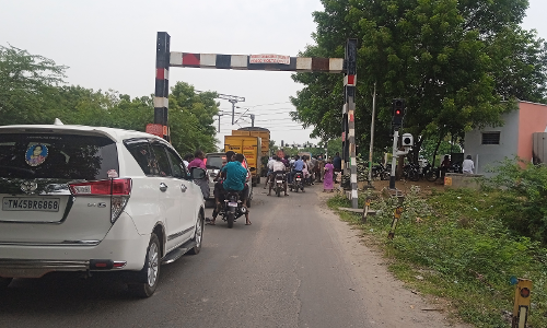 புள்ளம்பாடி பகுதியில் ெரயில்வே மேம்பாலம் அமைக்க ேகாரிக்கை