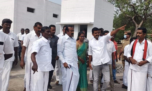 சந்தைமேடு வாரச்சந்தையில் நடைபெறும் திட்ட பணிகள் அமைச்சர் ஆய்வு