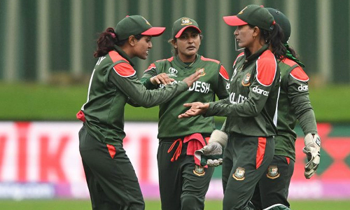 ஆசிய கோப்பையில் அசத்திய வங்காளதேச பெண்கள் அணி- மலேசியாவை 41 ரன்னில் சுருட்டியது