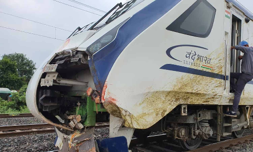 எருமை மாடுகள் மீது மோதி சேதமடைந்த வந்தே பாரத் ரெயில்