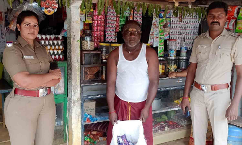 வெள்ளகோவிலில் புகையிலைப் பொருட்களை விற்பனை செய்த 2 பேர் கைது