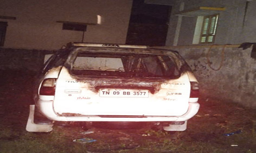 கடலூரில் பரபரப்பு: போலீஸ் ஏட்டு காருக்கு தீ வைப்பு