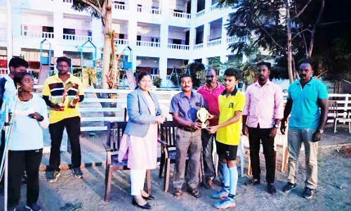 இசக்கி வித்யாஷ்ரம் சி.பி.எஸ்.சி. பள்ளியில் ஜவர் கால்பந்தாட்ட போட்டி