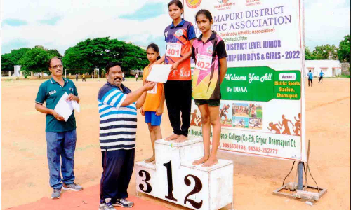 தடகள போட்டியில்   தித்தியோப்பனஅள்ளி அரசு   பள்ளி மாணவிகள் சாதனை