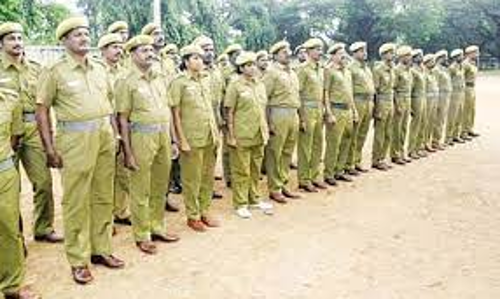 ஊர்க்காவல் படையில் 28 பணியிடங்களுக்கு 208 பேர்