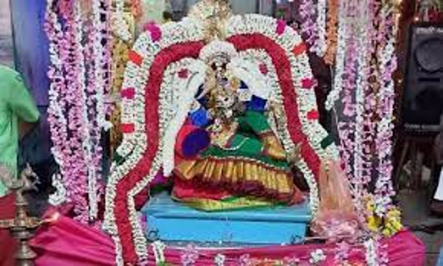 ரேணுகாம்பாள் கோவிலில் ஊஞ்சல் உற்சவம்