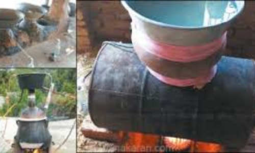 சாராயம் தயாரிக்க 80 லிட்டர் ஊறல் போட்ட விவசாயி கைது