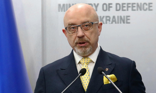 ஆயுதங்களை கீழே போடும் ரஷிய ராணுவ வீரர்களுக்கு உயிர் பாதுகாப்பு வழங்கப்படும்- உக்ரைன் தகவல்