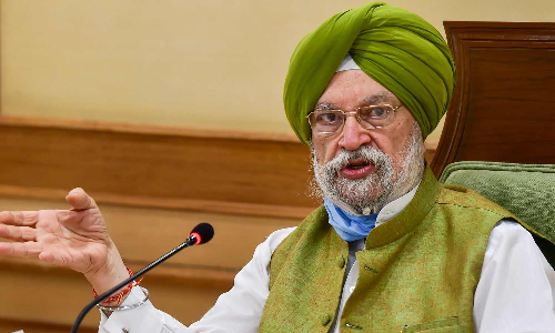 ரஷியாவிடம் இருந்து இந்தியா கச்சா எண்ணெய் வாங்குவது தொடரும்-  மத்திய பெட்ரோலியத்துறை மந்திரி உறுதி