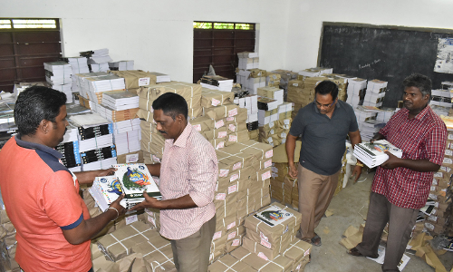 2-ம் பருவ பாட புத்தகங்கள், நோட்டு அனுப்பும் பணி தீவிரம்
