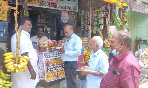 வாசுதேவநல்லூரில்  பொது இடங்களில் புகை பிடித்த 5 பேருக்கு அபராதம்