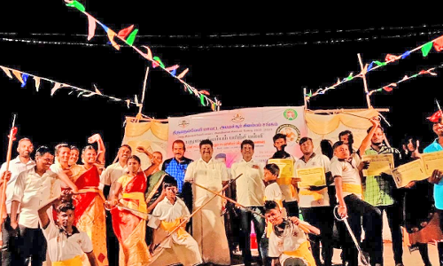 மாவட்ட அளவிலான  சிலம்பாட்ட போட்டியில் வெற்றி பெற்ற  வீரர்களுக்கு பாராட்டு விழா