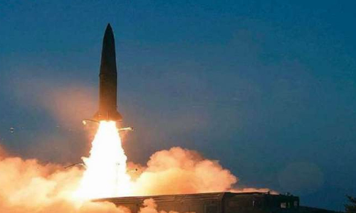 மீண்டும் ஏவுகணைகளை வீசியது வட கொரியா- ஜப்பானில் பதற்றம்