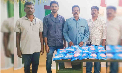 திருப்பூர் வந்த ரயிலில் அனாதையாக கிடந்த 12 கிலோ போதைபொருட்கள் ரெயில்வே போலீசார் பறிமுதல் செய்தனர்