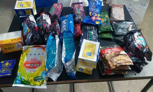 மங்கலம் அருகே புகையிலை பொருட்கள் விற்பனை செய்த 3 பேர் கைது