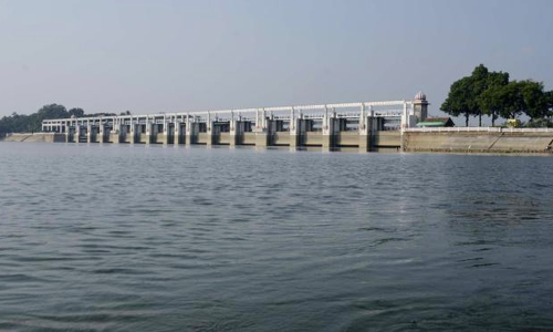 சென்னை-புறநகரில் நள்ளிரவில் பலத்த மழை: ஏரிகளுக்கு தொடர்ந்து நீர்வரத்து அதிகரிப்பு