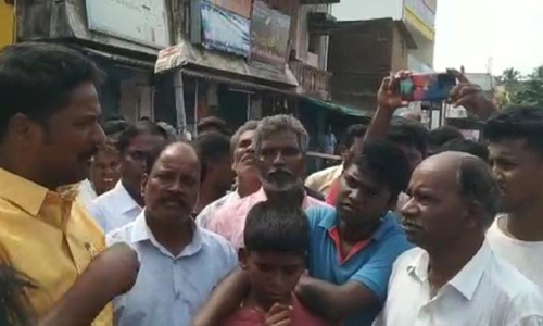 மதுபார் திறக்க எதிர்ப்பு- கிழக்கு கடற்கரை சாலையில் பொதுமக்கள் மறியல்