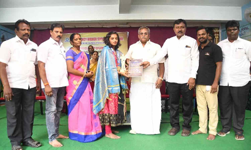 மருத்துவ மாணவி சாதனை