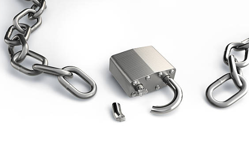 திண்டிவனத்தில்  பரபரப்பு: அரசு ஆஸ்பத்திரி பிணவறை பூட்டு உடைப்பு