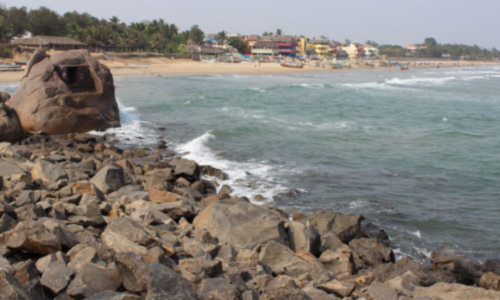 மாமல்லபுரத்தில் கடல் அரிப்பு- தூண்டில் வளைவு அமைக்க மீனவர்கள் கோரிக்கை