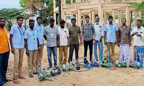 தச்சை மண்டல பகுதிகளில் வீட்டு  இணைப்புகளில் சட்டவிரோதமாக  குடிநீர் உறிஞ்சிய 9 மின் மோட்டார்கள் பறிமுதல்- மாநகராட்சி கமிஷனர் எச்சரிக்கை