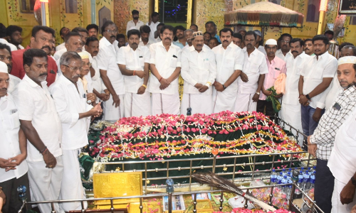 வரிகளை உயர்த்தி மக்களை தி.மு.க. அரசு வதைக்கிறது -  தமிழ் மகன் உசேன் பேட்டி