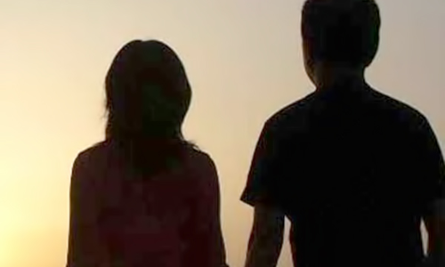 கள்ளக்காதலுடன் சேர்ந்து மிரட்டும் மனைவியால் ஆபத்து- எஸ்.பி அலுவலகத்தில் விவசாயி மனு