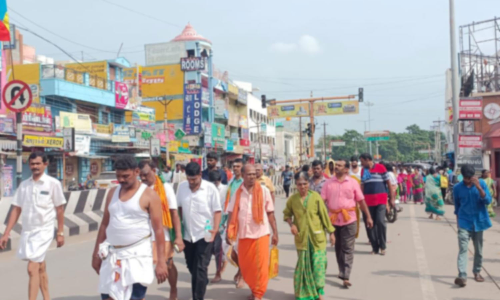புரட்டாசி மாத பவுர்ணமி- திருவண்ணாமலையில் திரளான பக்தர்கள் கிரிவலம்