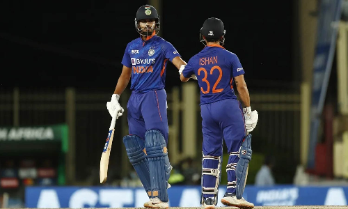ஷ்ரேயஸ் அய்யர், இஷான் கிஷன் அபாரம் - 2வது ஒருநாள் போட்டியில் தென் ஆப்பிரிக்காவை வீழ்த்தியது இந்தியா
